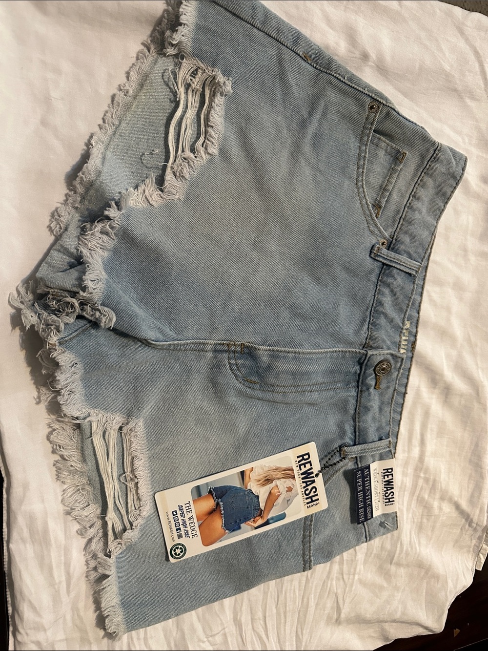 Shorts - Picture 2 of 8